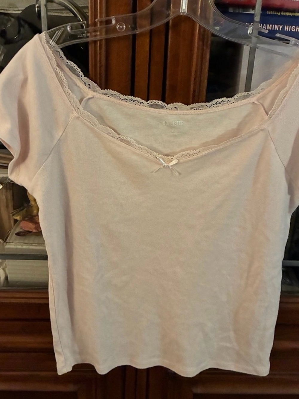 Hollister L Pink lace baby tee cap slv M - romantic